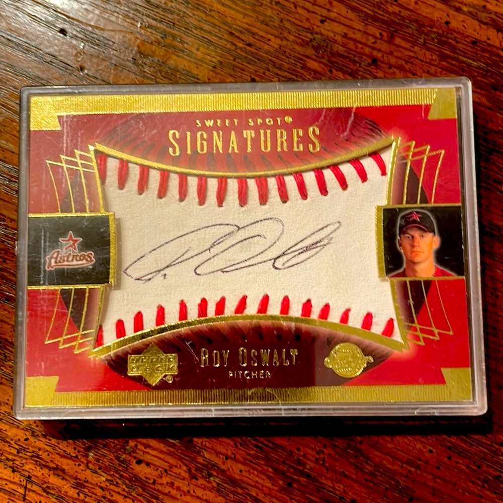 Roy Oswalt Autographed Baseball card